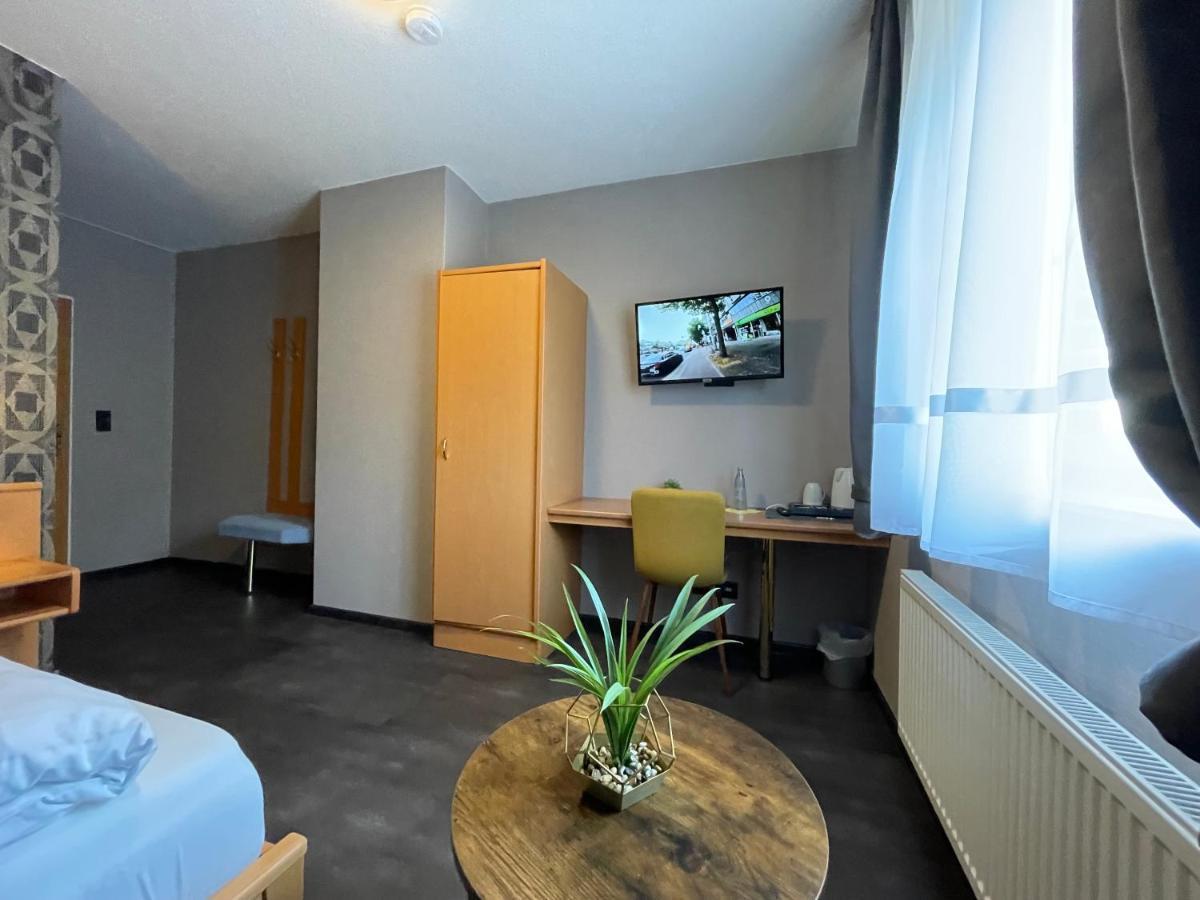 Dua Hotel Sarstedt Exterior foto